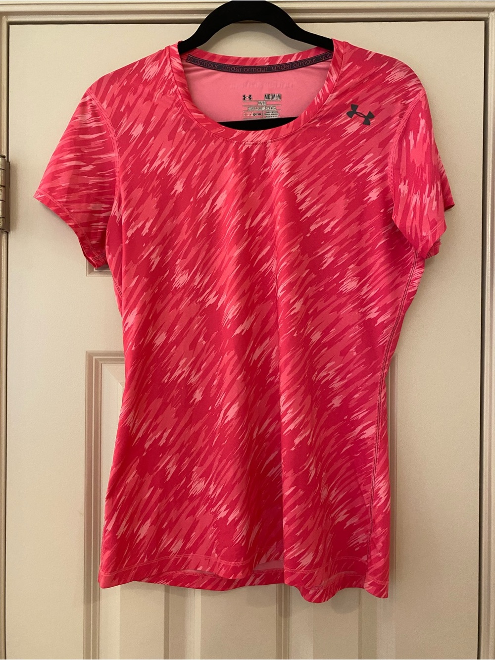 Under Armour Medium Women's Hot Pink Fitted Patterned Tech Tee